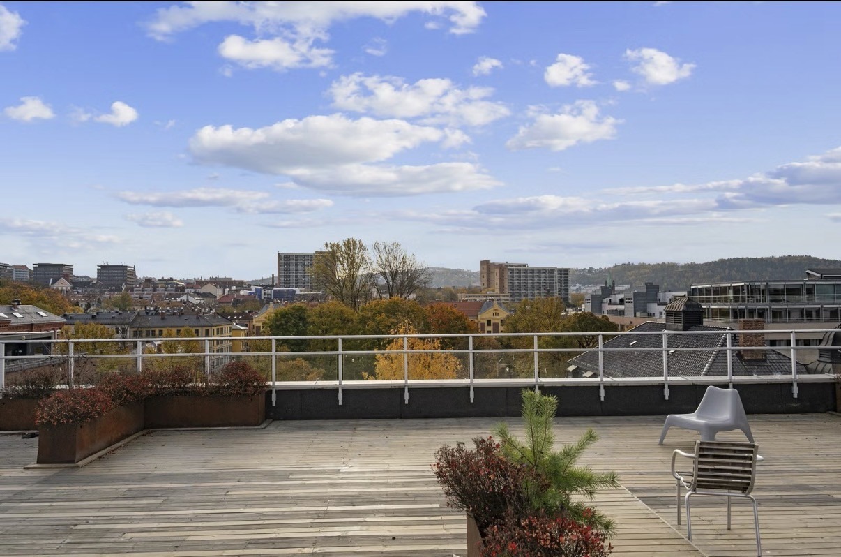 Med utsikt over byen